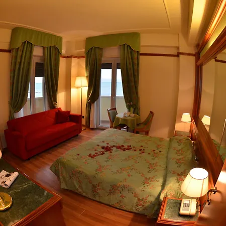 מלון Grand Montesilvano Marina