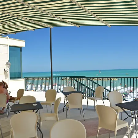 מלון Grand Montesilvano Marina