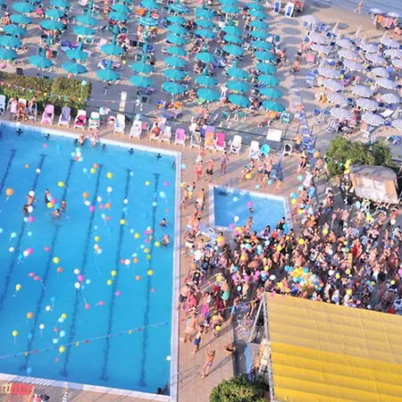 מלון Grand Montesilvano Marina