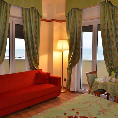 Grand Hotel