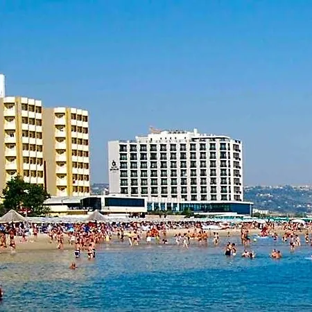 Grand Hotel